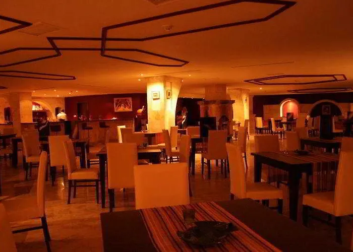 酒店 Dedeman Cappadocia Convention Centre 内夫谢希尔