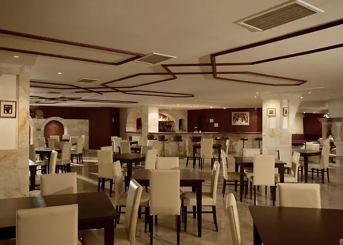 酒店 Dedeman Cappadocia Convention Centre 内夫谢希尔